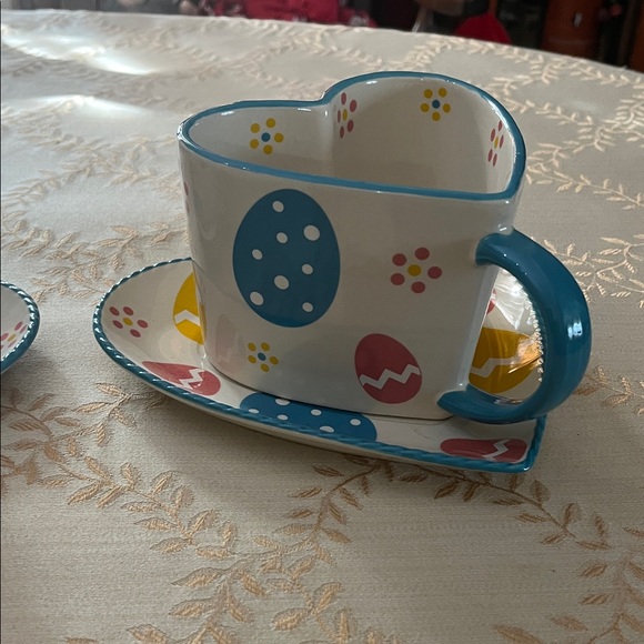 Easter 2for1 Temp-Tations Heart-Shaped mugs w/matching plates excellent - Picture 7 of 8